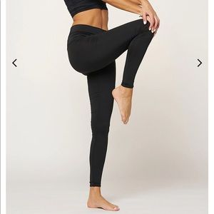 Teeki Solid Black Hot Pants Leggings